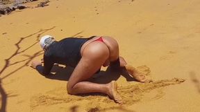 Ladysilva showing off her hot ass in panties on the beach