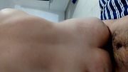 Mi hermanastra esta aprendiendo a darme sentones con su enorme culo blanco parte 2