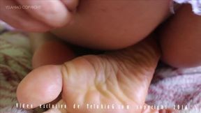 Curvy Yelahiag enjoys natural pleasure with big boobs and a foot fetish