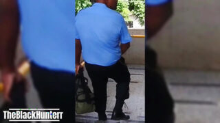 Uniformuiset homokarhuamatöörit saavat perseensä naimisiin kotitekoisella videolla