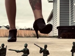 Dreaxoxo - Giantess Defeats Army FemDom