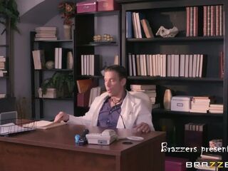 Doctors Adventures - Christie Stevens Likes Anal and Thicc Loads