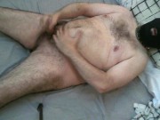 Masturbation solo in bed - masturbación y corrida en la cama.