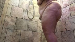 Homemade - Amateur couple has playful shower sex with mature BBW - TnD