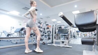 Tattooed gym girl fingered herself in public