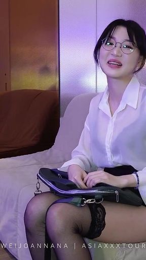 Innocent Chinese College Girl Delivers Photoshoot Clothes but Gets on Her Knees for First Bwc - Interracial Blowjob