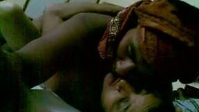 Fucking Indian slut in a missionary position in amateur clip