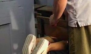 Stygg skolflicka cosplayer blir smisk av sin lärare tills den är klarröd