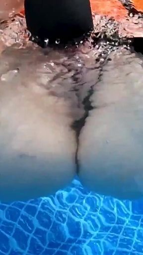 Life Jacket Vibe Play in the Pool