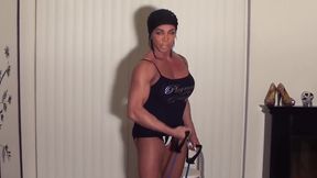 Home Biceps Workout By Female Bodybuilder With Latia Lopez