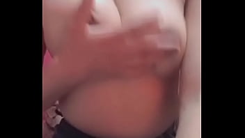 Te ense&ntilde_o mis peque&ntilde_as y deliciosas tetas