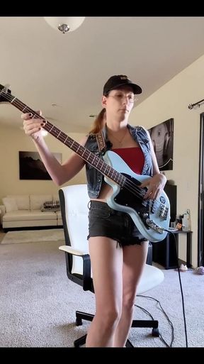 Testing Out a New Bass Preamp Pedal