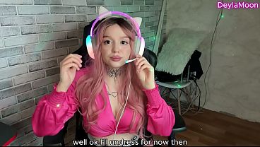 SHOCK! A real streamer forgot to turn off her live broadcast.