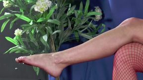 Tattooed big ass mature in sexy red lingerie takes cock in her shaved cunt on casting