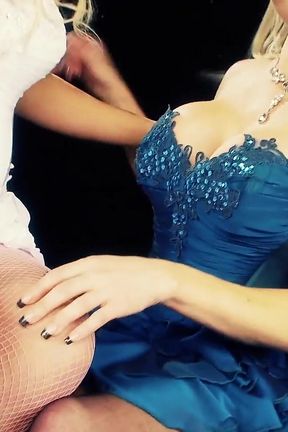 Saphira and Blance smoking in elegant dress