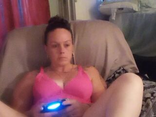 Amateur Beautiful Hotty Likes Playing Fortnite, During the time that Imagining Multiple Studs Jerking Off To Her