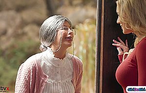 Stepmom disguised as Mrs Doubtfucker facesitted by stepteen