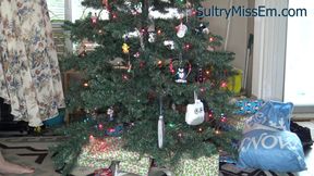Giantess shows tiny the tree