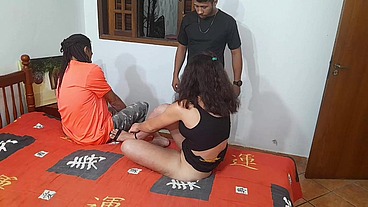 Casal mR doutor está esposa Laurinha alici foi me fazer uma visita e rolou muito sexo gostoso no sexo anal a 3 ela adora porá na boca