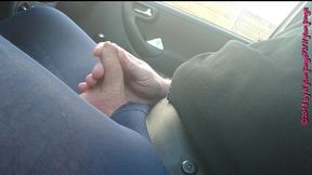 nylonjunge in blauer feinstrumpfhose im auto 2 ** fan video 12 **