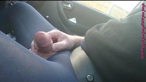 nylonjunge in blauer feinstrumpfhose im auto 2 ** fan video 12 **