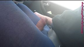 nylonjunge in blauer feinstrumpfhose im auto 2 ** fan video 12 **