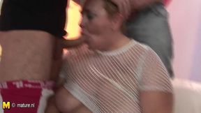 Amateur mother gets cum of seven men at her face