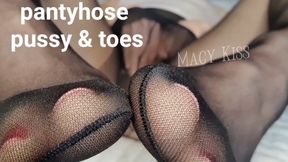 pantyhose pussy & toes