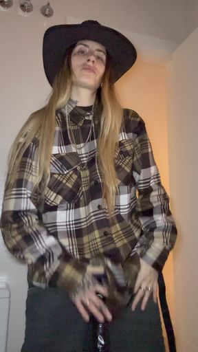 Big-busted amateur plays for OnlyFans fans