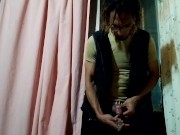 Un adulto jugando en la ventana: Raba Erre