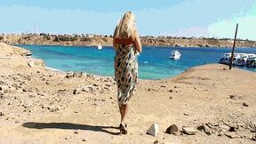 Walk in high heels on the sea WMV (1280x720) FHD