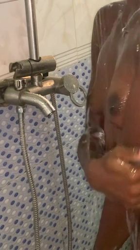 Hot Ebony Babe Bathroom Tease Curvy Natural Beauty   Clip 1
