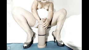 Milf take huge Hankey'_s toy XXXL