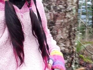 Fur Play: Nerdy Kitten In HER NaTurAL EnvirOnMent