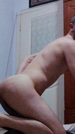 stud pleasures herself