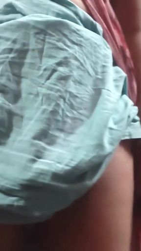 Desi bhabhi local video in Desi saree with blouse and beautiful husband   Clip 1