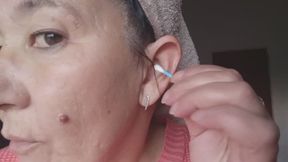 Cleaning my dirty ears