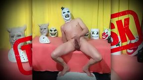 116 la mascara se da un buen masaje en la verga