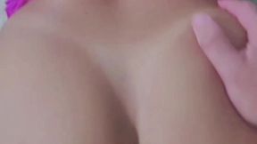 rebolando bem gostoso na cabeca do pau!