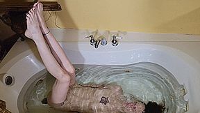 Nude Leg Stretching In The BathTub (HD 1080p MP4)