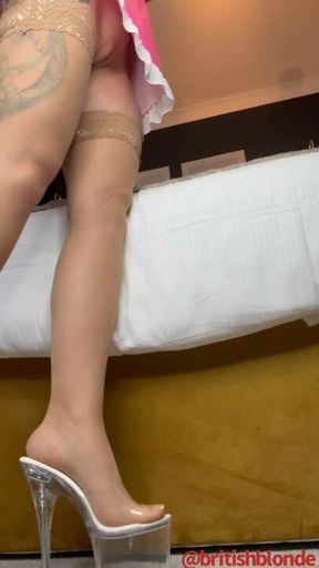 BE MY FOOT BITCH