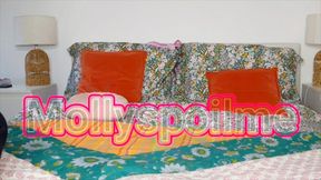 Hot girls talking about you!