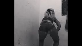 Amanda leite Rebolando funk 2