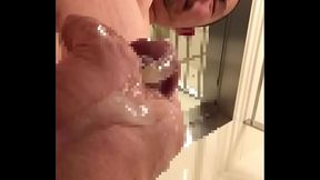 【健太郎】2018年イキ初め-デカマラ親父の亀頭責めで大量発射