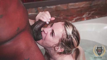 Rome Major Pussy Pounds Her IN The Jacuzzi! It's Ray Ray Loving BBC!