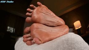 Snobby brunette greasy soles! - MOV