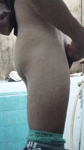 Big dick again pissing in the bathroom