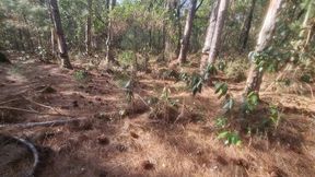 bruxa ordena que, turista perdido na floresta faca ela ter um orgasmo pra nao ser enfeiticado! halloween