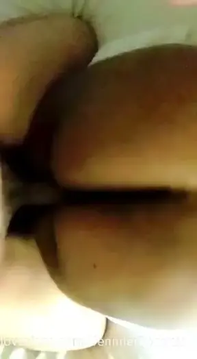 ¿Me oís gritando como una perra? Pues en el video completo GRATIS PARA MIS SUSCRIPTORES podéis ver como mi fan consigue que me corra como la puta que soy.