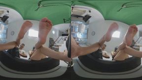 3DVR180 Tony YUANYUAN POV tramples on the dwarves